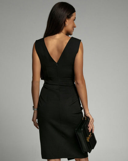Fresia | Elegant Fitted Dress with V-Neckline
